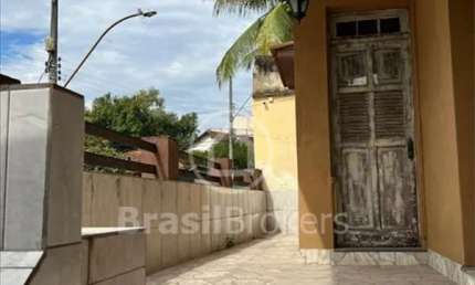 INVESTIMENTO - Casa de 500m² no melhor ponto de Niterói