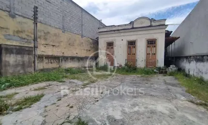 Terreno de 470m², com 2 casas, próximo ao Estádio Engenhão
