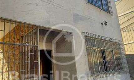 Oportunidade Única! Excelente Casa Duplex Frente com Área Frontal e Estrutura Sólida