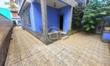 Magnífica casa de vila duplex, quintal, 4 quartos, suíte, varanda e dependências completas