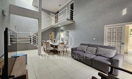 Casa com 5 quartos à venda na Rua Tejo, Vila Valqueire, Rio de Janeiro