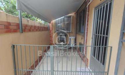 Casa de condomínio 3 quartos com suíte e vaga de garagem