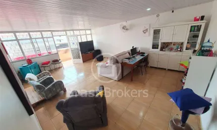 Excelente casa 4 quartos, 1 suíte, amplos cômodos e terraço