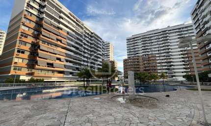 Apartamento de 3 quartos com vista para piscina no Condomínio Arena Park