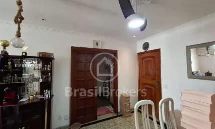 Apartamento no Méier com 2 quartos e dependência próximo Dias Cruz