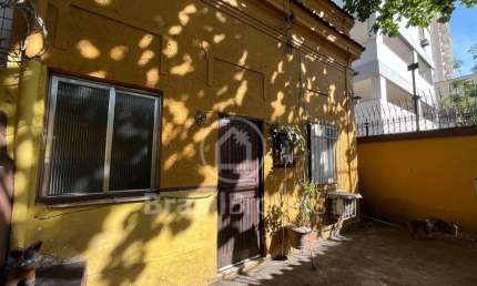 Oportunidade Única! Casa Ampla para Reforma na Rua Coração de Maria
