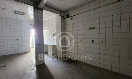 Loja ampla em Bonsucesso com alto potencial comercial