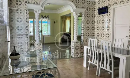 Excelente Casa de Dois Andares à Venda, Próxima ao Méier