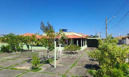 Excelente Casa com Quintal !!!... Bairro Farol de São Thomé