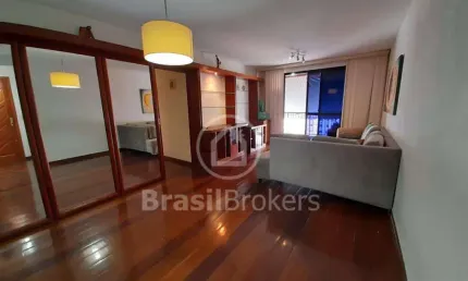 Apartamento 3 quartos + dependência próximo à Dias da Cruz