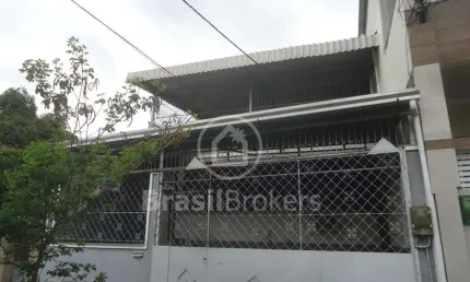 Casa à venda com 200,00m² e 4 quartos em Ramos, Rio de Janeiro - rj