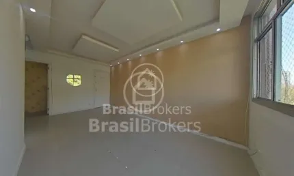 Cobertura com ampla área livre perto da Rua Ferreira de Andrade