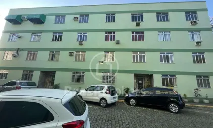 Apartamento com 3 quartos à venda na Estrada Intendente Magalhães, Madureira, Rio de Janeiro, 54 m2 por R$ 163.000