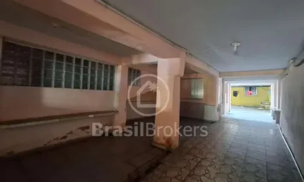 INVESTIDOR ... Duas casas Frente e Fundos em um terreno com 343,00 m²