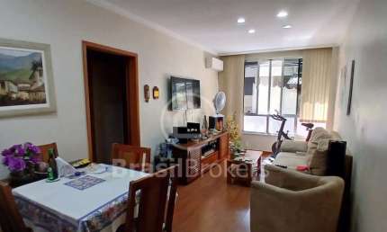 OPORTUNIDADE - Excelente Apartamento de dois quartos e vaga.