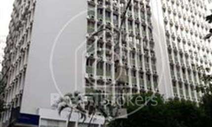 Sala comercial com porteira fechada na melhor região do Centro da Cidade.