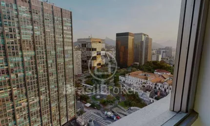 Duas salas comerciais conjugadas com 74 m2 na melhor localização do centro da cidade