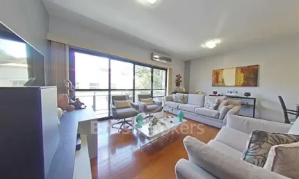 Apartamento com móveis planejados e pronto para entrar e morar!