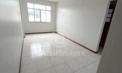 Apartamento de 2 quartos com 66 m², com armários planejados.