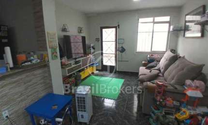 Casa de Vila Triplex com 116 m2, 2 quartos e vaga em área nobre de Vila Isabel