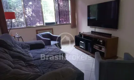 Apartamento em excelente localização com 3 quartos,   mais dependência , PORTEIRA FECHADA