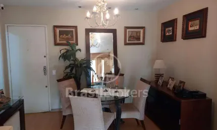 Apartamento de varanda, 2 quartos , 2 banheiros,  sala e infra