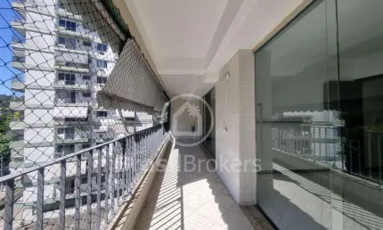 Apartamento 4 quartos varandão e prédio com infraestrutura Tijuca