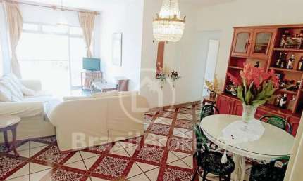 Apartamento de 3 quartos com 106 m², dependências completas e vaga de garagem a 6 minutos do metro São Francisco Xavier. Porteira Fechada !