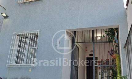 Vila inteira com 620 m2 e 5 casas prontas para morar em área nobre do Grajaú