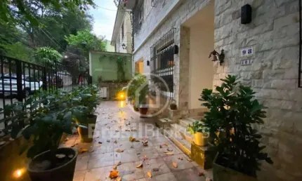 Casa tipo apartamento com excelente localização na tijuca