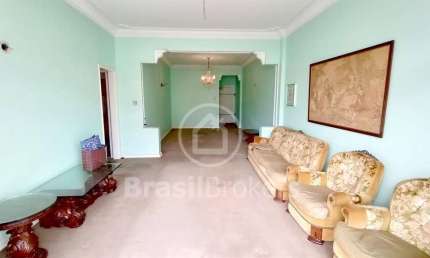 Apartamento de 3 quartos com 149 m², dependências completas e Varanda.