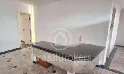 Cobertura Comercial com 44m², coladinha no Metrô Saenz Peña!