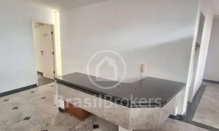 Cobertura Comercial com 44m², coladinha no Metrô Saenz Peña!