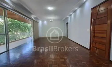Apartamento de 3 quartos (1 suíte) com 126 m², dependências completas, 2 vagas de garagem, varandão 5 minutos do metro São Francisco Xavier