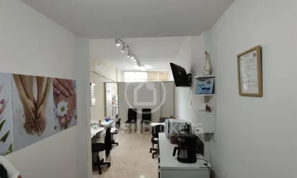 Sala comercial com planta diferenciada no coração da Tijuca