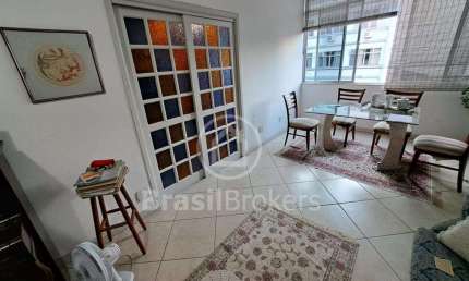 Tijuca! Três quartos em rua transversal com suíte e vaga de garagem