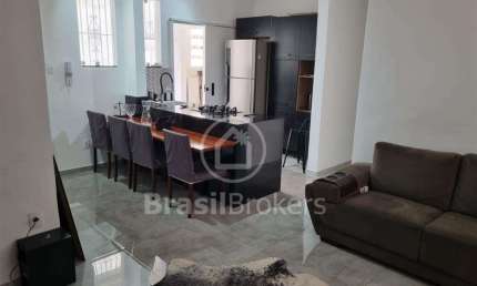 Apartamento com 2 quartos e 2 vagas próximo ao Largo do Verdun