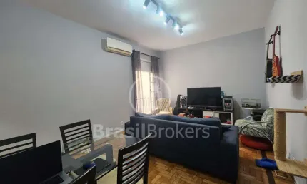 Apartamento 2 quartos com vaga na Rua Conselheiro Zenha