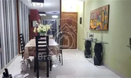 Apartamento de 2 quartos com suíte, sacada e vaga no Estácio!!!