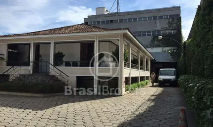 Prédio Inteiro à venda com 2988,00m² e 8 quartos em São Cristóvão, Rio de Janeiro - rj