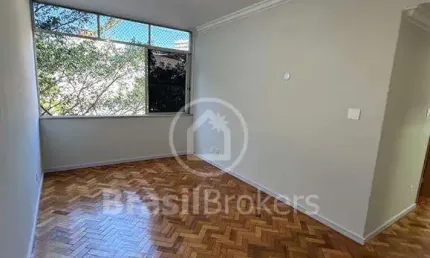 Apartamento de 2 quartos com 65m² reformado e pronto pra morar!!!