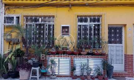 CASA DE VILA - SALA DOIS QUARTOS À 300 METROS DA PRAÇA E METRÔ SAENS PENA
