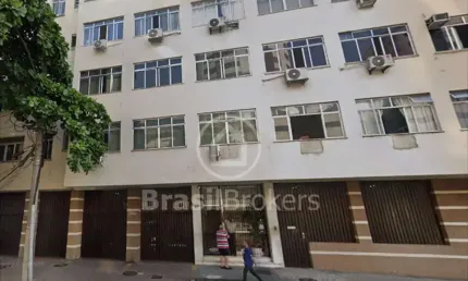 2 quartos com dependencia e vaga /em frente shopping Tijuca
