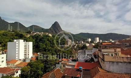 Apartamento 2 Dormitórios com Dependência de Empregada completa