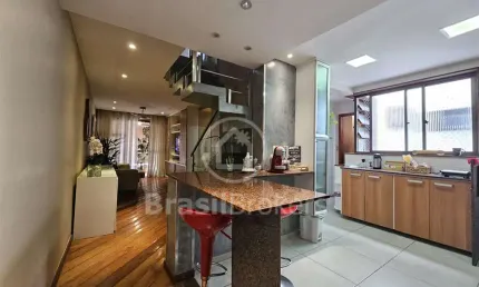 Cobertura com 186 m², 3 quartos ( 1 suíte), escritório e closet, dependências completas, 2 vagas na tijuca