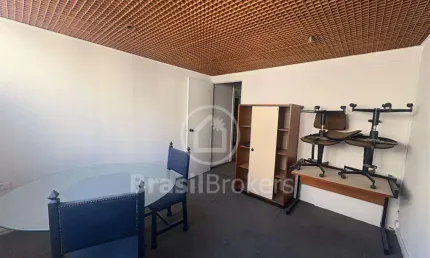Prédio comercial/residencial localizado na rua do ouvidor.