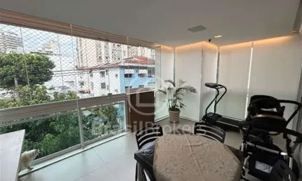 Lindo apartamento na tijuca, todo reformado , hidráulica e elétrica, com belíssimo acabamento de profissional da arquitetura.