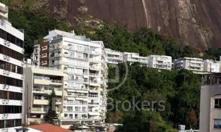 Apartamento com 94 m2, 2 quartos, dependência e vaga na Lagoa - Rio de Janeiro