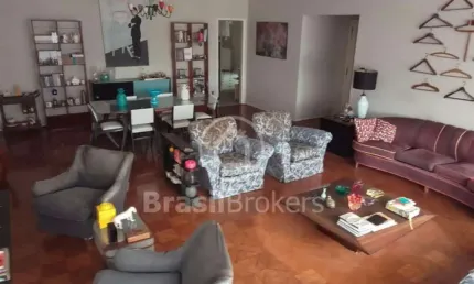 Apartamento à venda com 230 m² e 4 quartos em Laranjeiras
