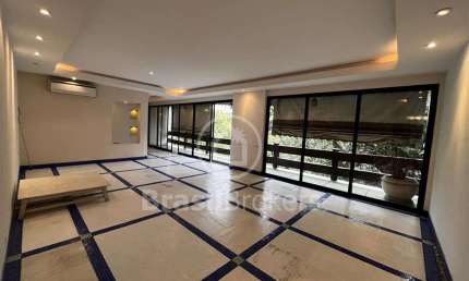 Vendo apartamento de 3 quartos próximo ao Centro Gastronômico do Leblon e pertinho da praia.